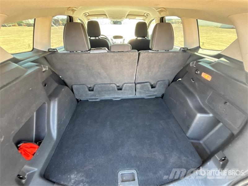 Ford Escape Automašīnas