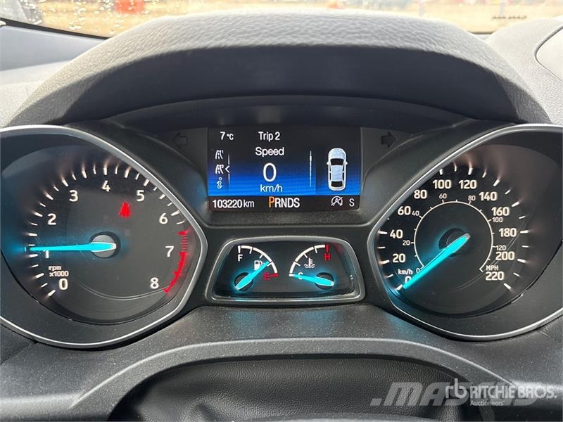 Ford Escape سيارات