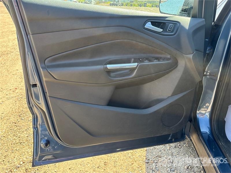 Ford Escape Automašīnas
