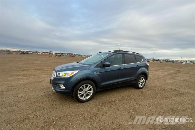 Ford Escape سيارات