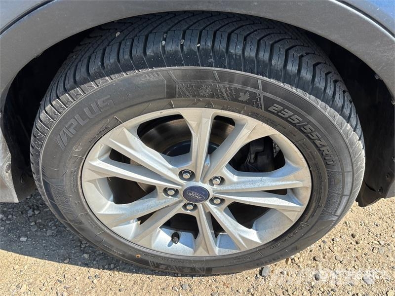 Ford Escape Automašīnas