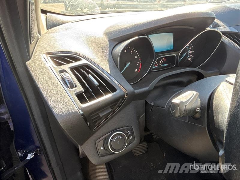 Ford Escape 4WD SUV Automobili