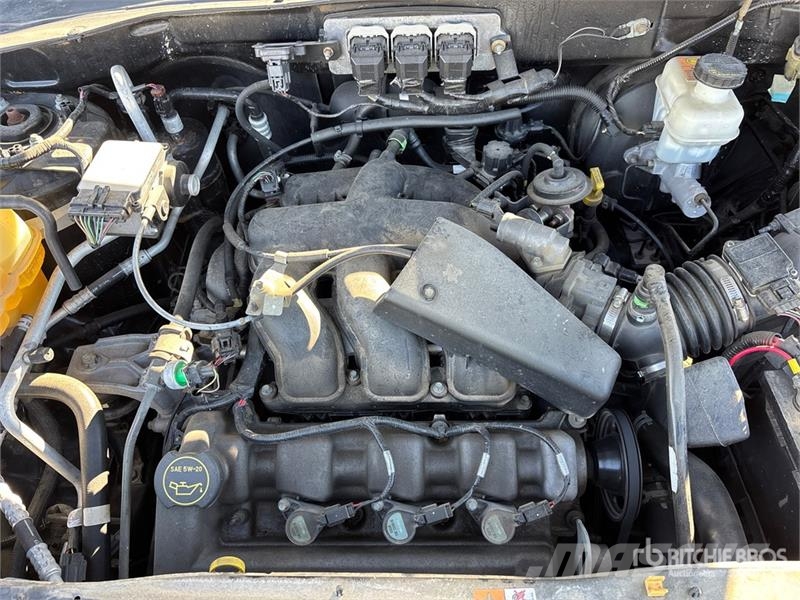 Ford Escape 4WD SUV Kistehergépjárművek