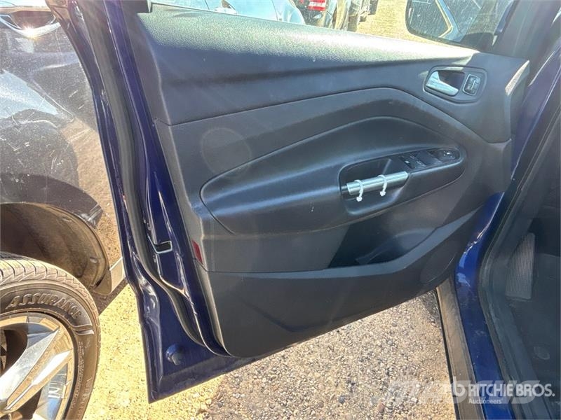 Ford Escape 4WD SUV Automobili