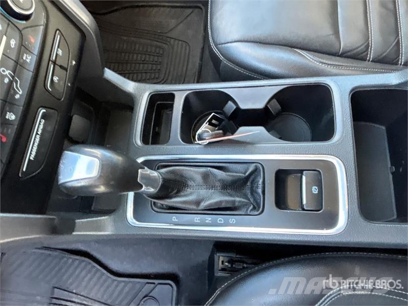 Ford Escape 4WD SUV Voiture