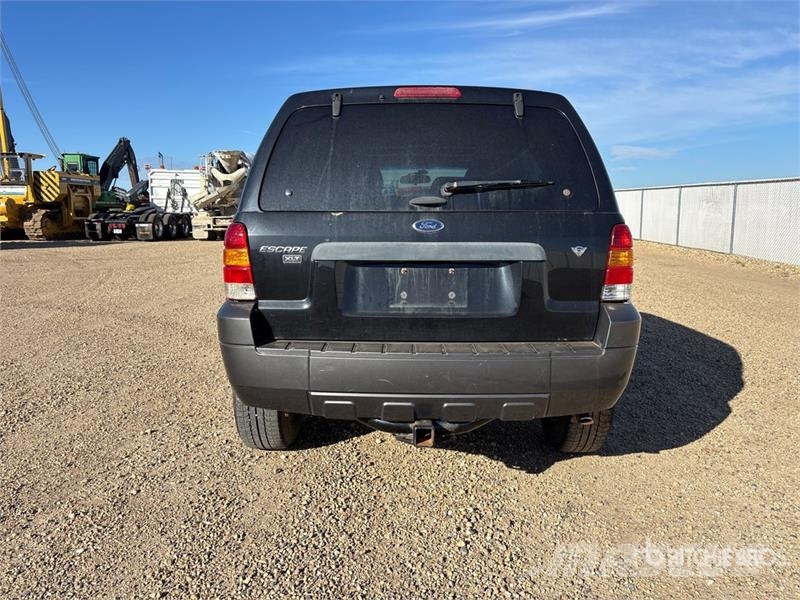 Ford Escape 4WD SUV Kistehergépjárművek