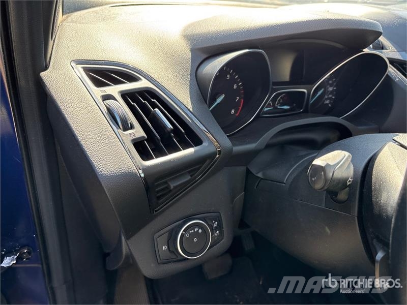 Ford Escape 4WD SUV Automobili