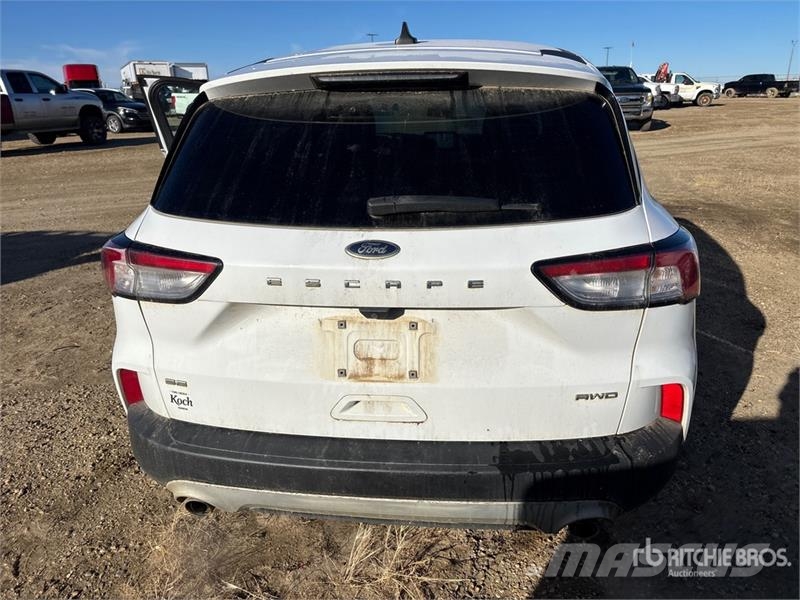 Ford Escape SE AWD SUV Kistehergépjárművek