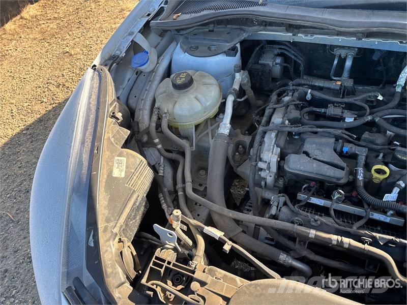Ford Escape SE AWD SUV Kistehergépjárművek