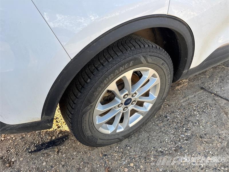 Ford Escape SE AWD SUV Kistehergépjárművek