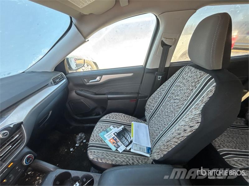Ford Escape SE AWD SUV Kistehergépjárművek