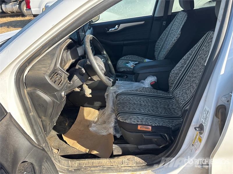 Ford Escape SE AWD SUV Kistehergépjárművek