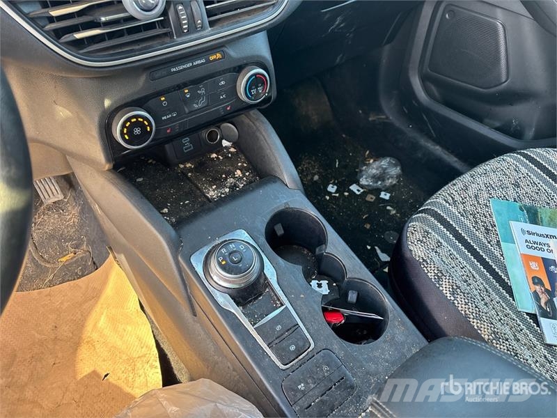 Ford Escape SE AWD SUV Kistehergépjárművek