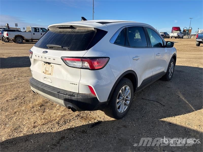 Ford Escape SE AWD SUV Kistehergépjárművek