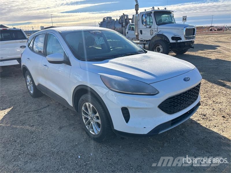 Ford Escape SE AWD SUV Kistehergépjárművek