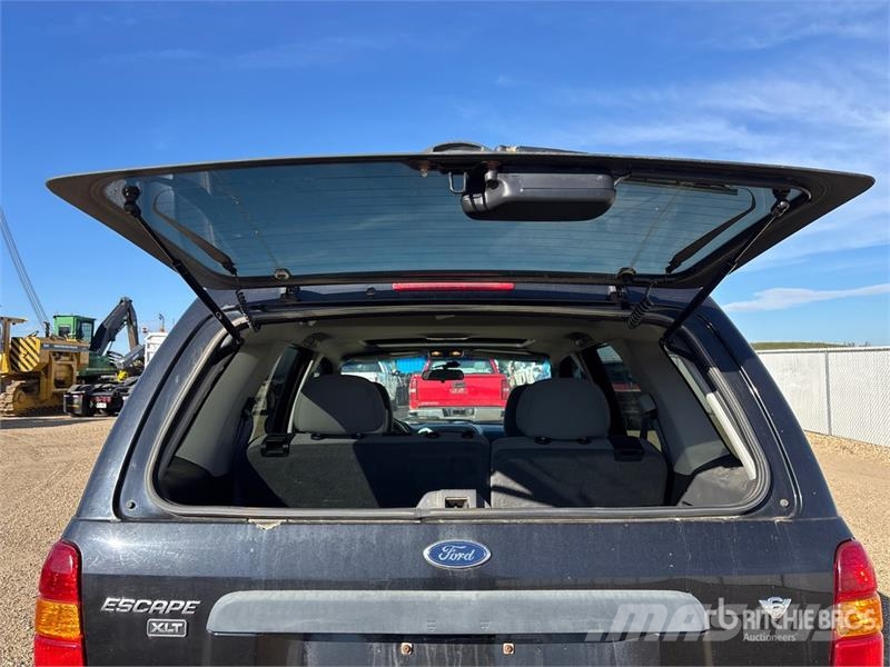 Ford Escape XLT 4WD SUV Automobili
