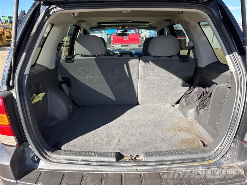 Ford Escape XLT 4WD SUV Automobili