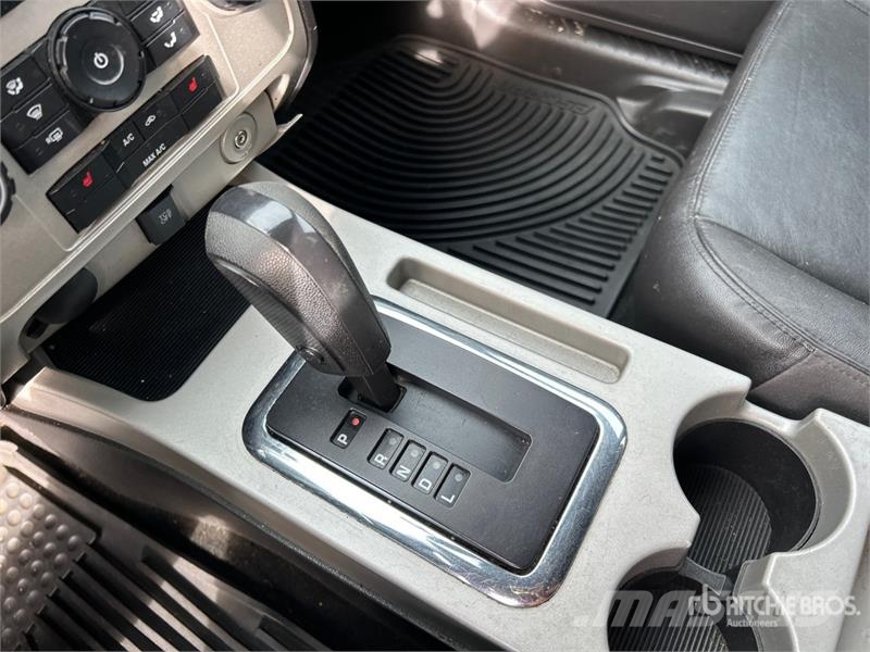 Ford Escape XLT AWD SUV سيارات