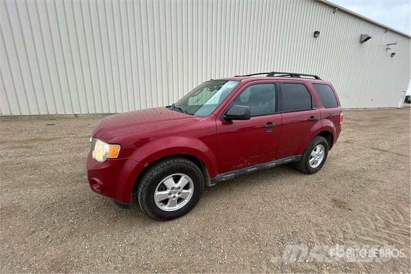 Ford Escape XLT AWD SUV سيارات