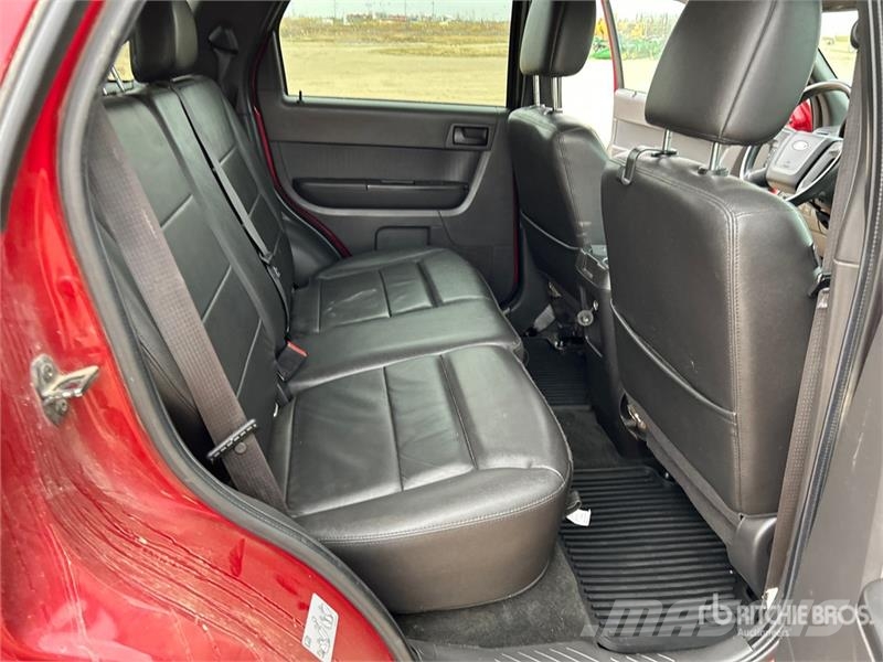 Ford Escape XLT AWD SUV سيارات