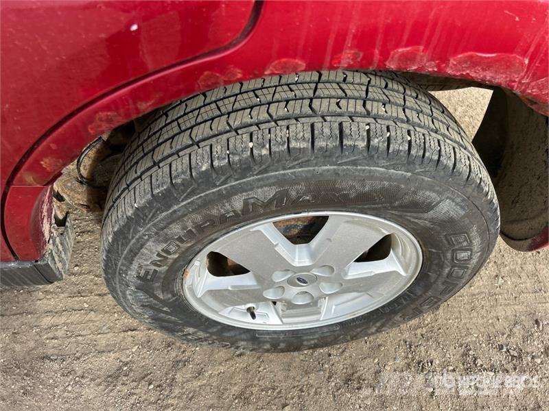 Ford Escape XLT AWD SUV سيارات