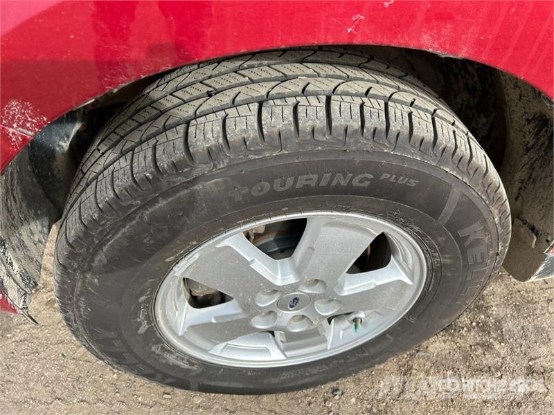 Ford Escape XLT AWD SUV سيارات