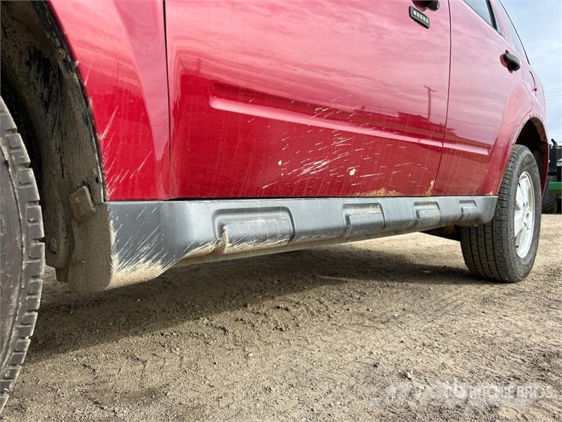 Ford Escape XLT AWD SUV سيارات
