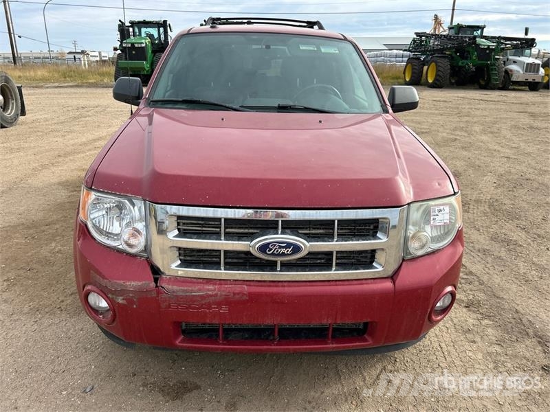 Ford Escape XLT AWD SUV سيارات