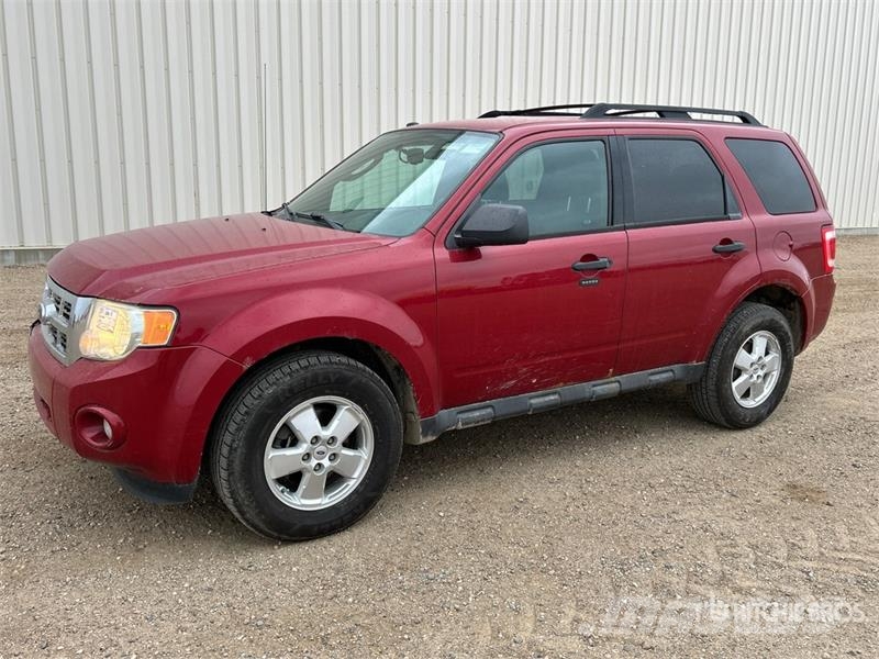 Ford Escape XLT AWD SUV سيارات