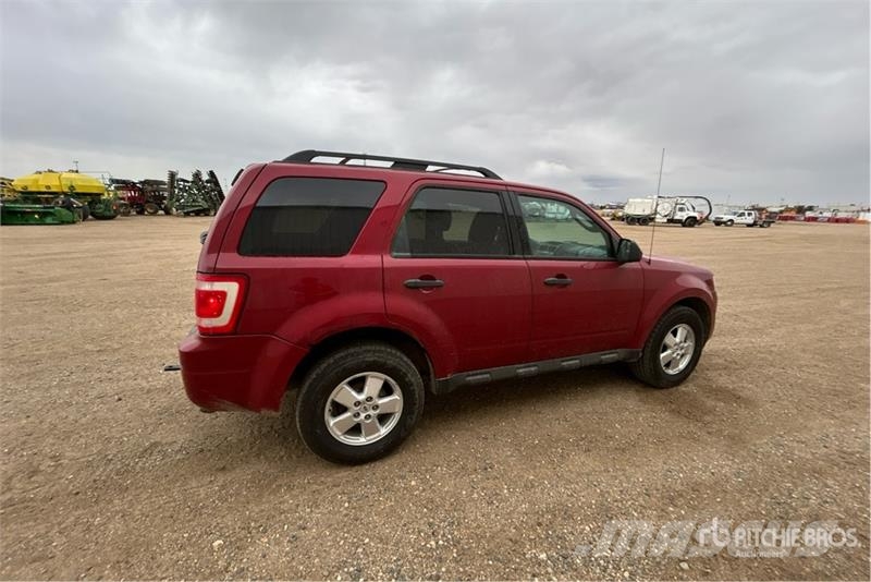 Ford Escape XLT AWD SUV سيارات