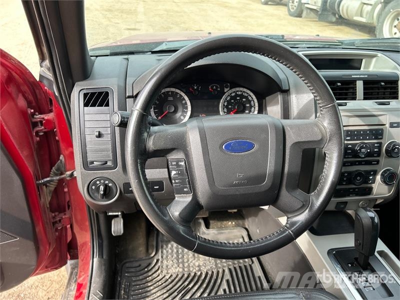 Ford Escape XLT AWD SUV سيارات
