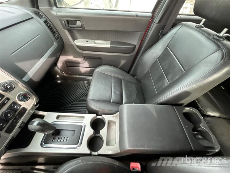 Ford Escape XLT AWD SUV سيارات
