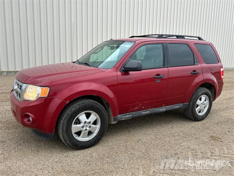 Ford Escape XLT AWD SUV سيارات