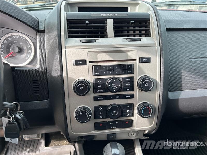 Ford Escape XLT AWD SUV سيارات