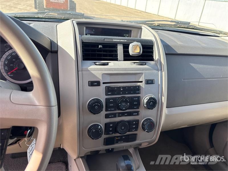 Ford Escape XLT SUV Biler