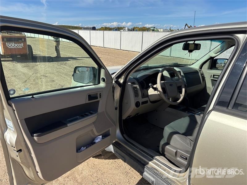 Ford Escape XLT SUV Biler