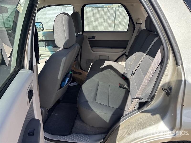 Ford Escape XLT SUV Biler