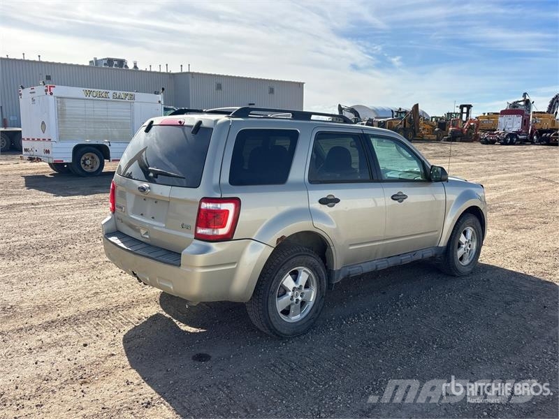 Ford Escape XLT SUV Biler