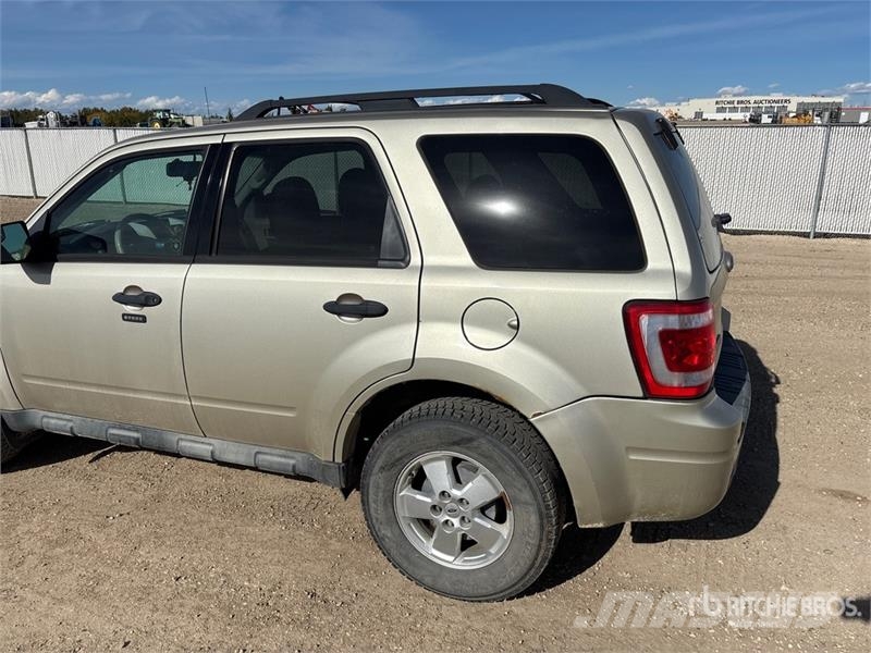 Ford Escape XLT SUV Biler