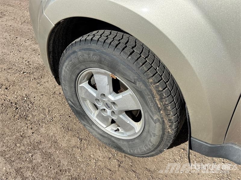 Ford Escape XLT SUV Biler