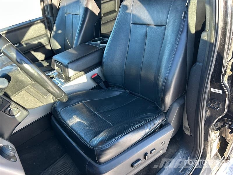 Ford Expedition Limited 4WD SUV Henkilöautot
