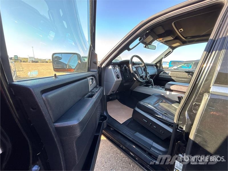 Ford Expedition Limited Max SUV Voiture