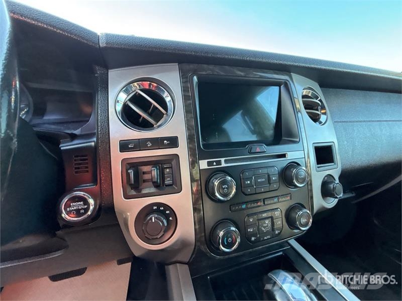 Ford Expedition Limited Max SUV Voiture