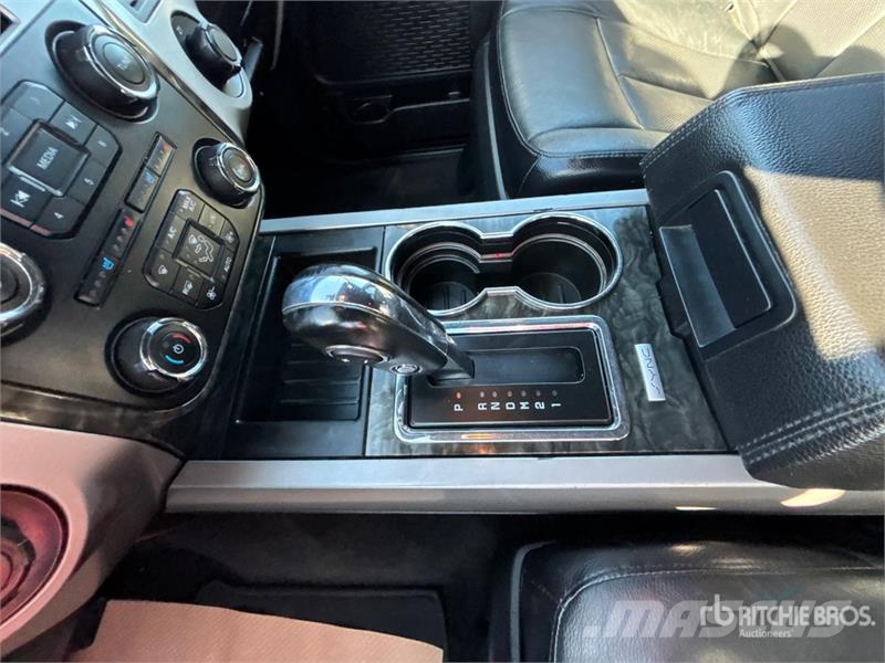 Ford Expedition Limited Max SUV Voiture
