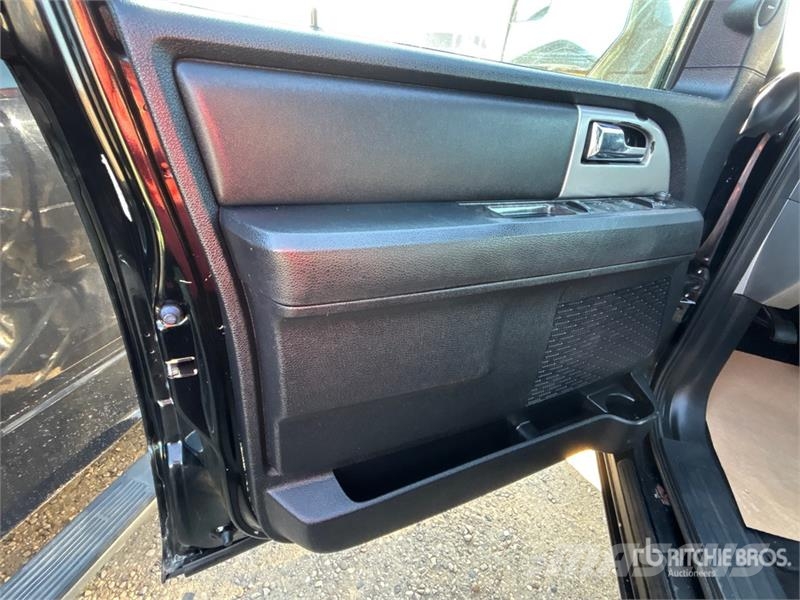 Ford Expedition Limited Max SUV Voiture