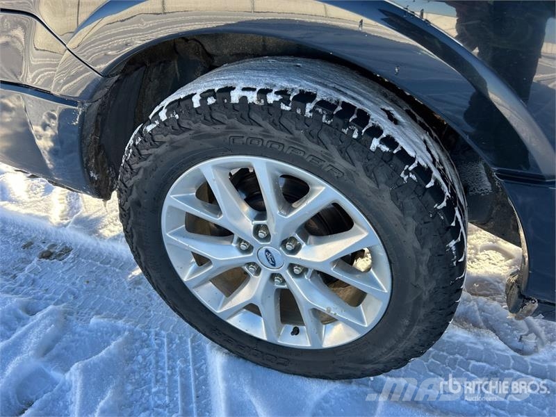 Ford Expedition Limited 4WD SUV Henkilöautot