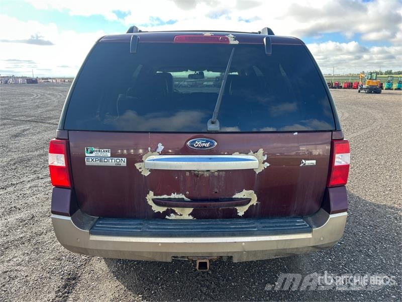 Ford Expedition XLT 4WD SUV سيارات