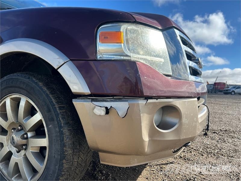 Ford Expedition XLT 4WD SUV سيارات
