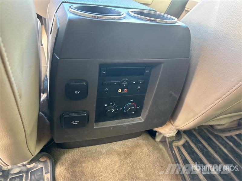 Ford Expedition XLT 4WD SUV سيارات