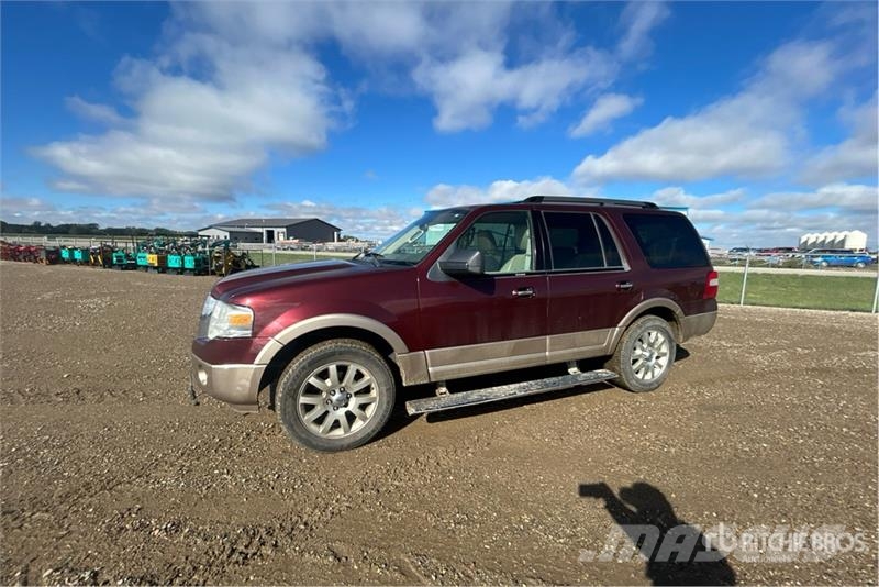 Ford Expedition XLT 4WD SUV سيارات